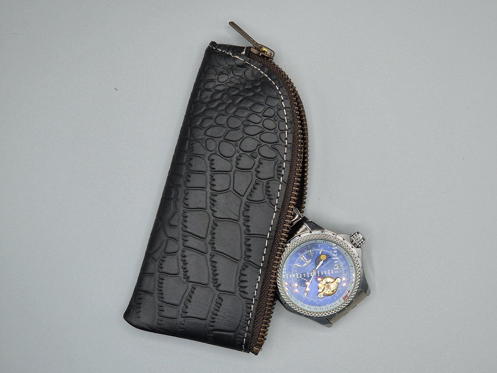 The Worcestershire Leather handcrafted Watch case