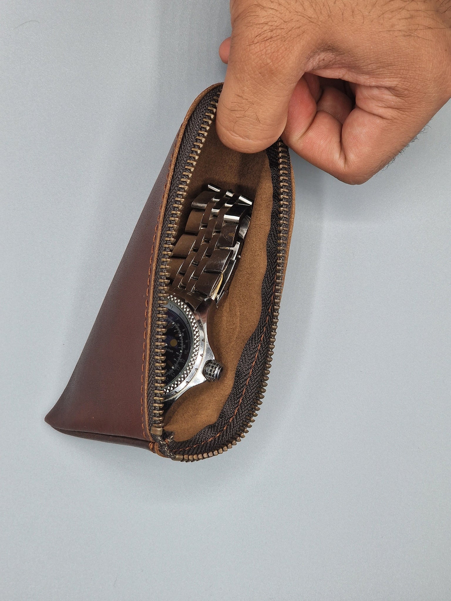 The Worcestershire Leather handcrafted Watch case